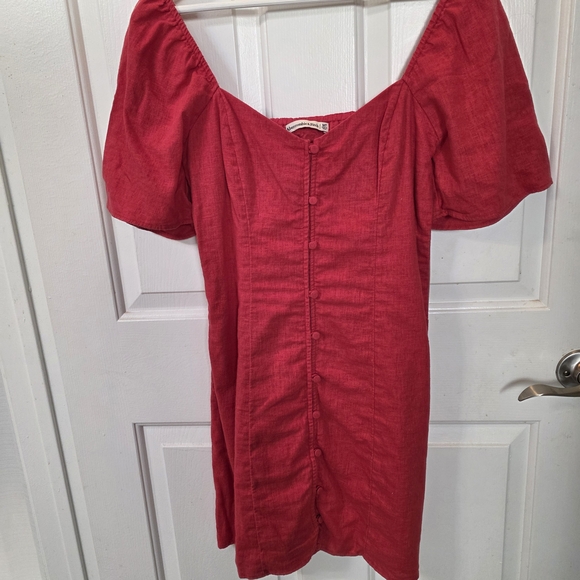 Abercrombie & Fitch Scarlet Buttoned Dress - Picture 1 of 6